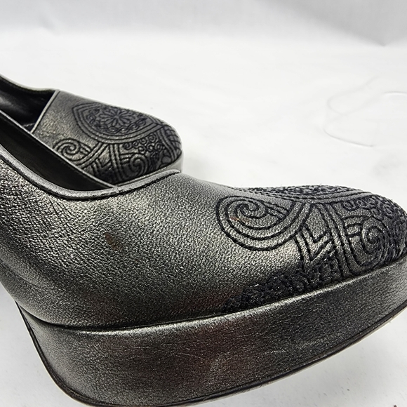 Prada Milano Close Toe Slingback Heel 37.5 US 7.5 Made in Italy  🇮🇹 - Picture 9 of 11